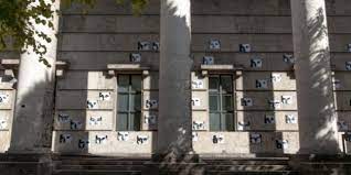 Boltanski began creating mixed media/materials installations in 1986 with light as essential concept. Christian Boltanski Resistance Haus Der Kunst