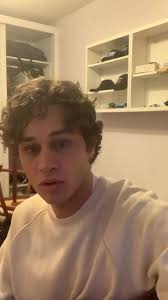 Fanpage Celebrating Matt Evans: Singer & Actor