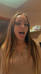 SI voy a hablar con hombres mayores de 40 años. SI voy a ser amiga de  hombres mayores de 40 años. SI me gustan los hombres mayores de 40 años. SI  quiero