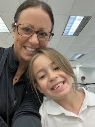 Melissa Stirling's Instagram, Twitter & Facebook