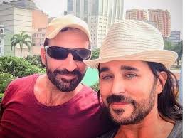 Dal 2012 usa anche lo pseudonimo shalpy. Scialpi Operato Il Marito Trattato Da Estraneo E Invoca Le Unioni Civili Corriere It