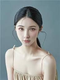 Vera Chen's Instagram, Twitter & Facebook