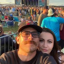 Emma Rose Bartholomew (@emmerhh)