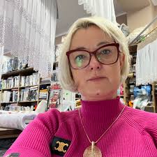 Polećcie mi sprawdzone ciasto z owocami sezonowymi-> truskawki, borówki itp  🙏😍