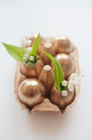 Diy Golden Easter Egg Vases These 50 Diy Easter Centerpieces Will Make Sunday Dinner So Much Prett Easter Egg Designs Easter Centerpieces Diy Golden Egg Easter