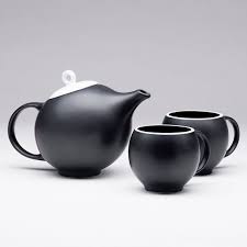 Black And White Teapot Set Modern Tea Set In Black White Ceramic Tea Service Inspired By Eva Zeisel Design Award Winner Published In New York Times With Images Tea Sets Modern Tea Pots