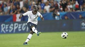 Avec france football, suivez l'actualité; Portrait Equipe De France Zoom Sur N Golo Kante