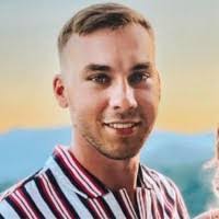 Cameron Gragg's Instagram, Twitter & Facebook