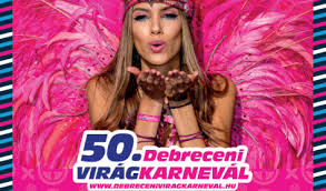 A debreceni hivatásos tűzoltók két vízsugárral oltották el a lángokat, jelenleg az utómunkálatokat végzik. 50 Debreceni Viragkarneval Viragkocsi Kiallitas Diak Nyugdijas Jegy Hu