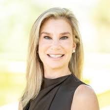 Jennifer Pye's Instagram, Twitter & Facebook