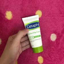 Lepas baca artikel ni, jangan lupa singgah drugstore yang berhampiran. 13 Produk Ini Saya Gunakan Untuk Pulihkan Kulit Muka Breakout Lana The Reporter