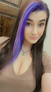 Can somebody edit a few hot ladies next to me