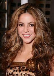 Shakira Golden Brown Hair Color Shakira Hair Hair Color Reviews