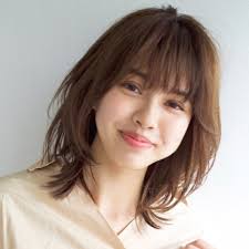 hair on instagram 小顔ヘアにするなら 毎週金曜日は hair編集部が厳選したお悩み解決スタイルをお届けします 小顔効果満点 おすすめスタイルをご紹介 なりたいワタシ を叶えてくれるスタイリストは必ずいるっ ヘアスタイリング ミディアムヘア