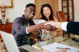 Selling a house before buying. Buying In A Seller S Market 6 Tips To Make It Happen Moving Com