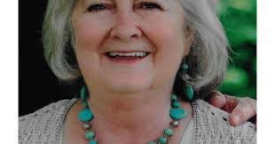 Charlene Schilling's Instagram, Twitter & Facebook