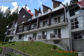 Hotelul are parcare proprie si poate fi punctul de plecare spre atractiile locului: Iasicon Hotel Lacu RoÈu Impresii PÄreri RecomandÄri Iasicon Hotel Amfostacolo Amfostacolo