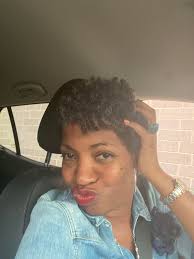 3 months and half into Sista locs journey 😊 At least I can now see some  progress 😀 A bit longer but still giving homeless vibes 😜 I have made  peace with