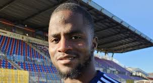 Casertana-Cerignola, Pavanel prepara la sfida: Kallon sceglie il numero 2