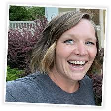 Robyn Miner's Instagram, Twitter & Facebook