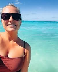 Julia Randall's Instagram, Twitter & Facebook