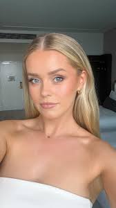 There's something so special about helping a bride bring her vision to  life- especially when she knows exactly what she loves! At Ysabelle's  wedding trial, she arrived with two beauty must-haves her