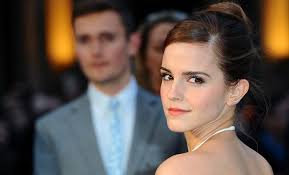The show couldn't ignore her. Emma Watson Belle Hochzeitskleid Emma Watson Age