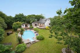 Wunderschones Landhaus Im Finistere Mit Beheiztem Pool Landhaus Haus Style At Home