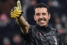 Buffon yang membela parma dan juventus pernah berhadapan dengan ronaldo yang sempat berkostum inter milan dan ac milan. Jung Min Jungminlee 713 Twitter