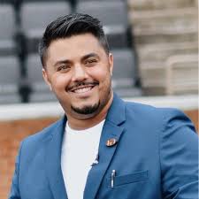 So thankful to Alicia Longworth, Deputy Athletics Director/Chief Marketing  Officer for Tennessee Athletics, and Mike Keith, the Voice of the Vols, for  speaking to my Sports Promotion & Branding class…