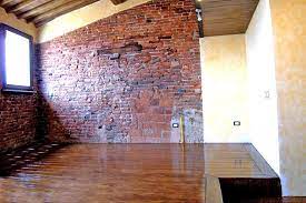 Attico nel cuore della città di lucca, sito nel centro storico all'interno delle caratteristiche mur. Appartamento Centro Storico Immobiliare Ungaretti Agenzia Immobiliare Lucca