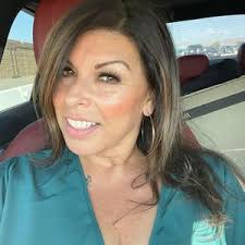 Carrie Asher-Maciel (@carrieashermaciel)