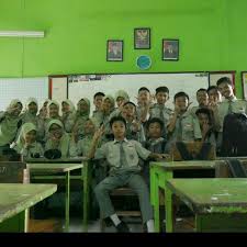 Pensil Warna Memiliki Variasi Warna Yang Banyak Menghasilkan Warna Brainly Co Id