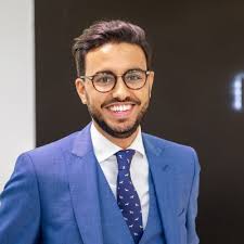 Over the moon to share that I have graduated from UCL, achieving a  Distinction in my MSc in Business Analytics! 🎓🎉 The course was incredibly  rewarding, giving me the opportunity to develop