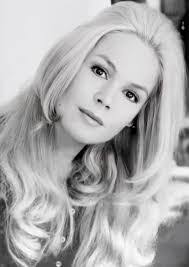 Elizabeth Hardaway's Instagram, Twitter & Facebook