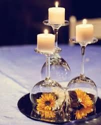 Tischdeko Mit Kerzen Und Blumen Unter Glas Spiegel Zb Von Ikea Im Viererpack Hochzeits Tischdeko Zum Selbermachen Hochzeitsempfang Dekoration Und Tischdekoration Hochzeit