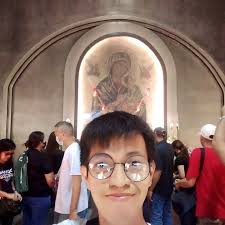 FR. BRIX of Our Lady Of Pentecost Parish is giving James Bartolome of Ayala  Cinemas. Happy 2nd Sunday of Advent! #MakeSpaceForTheLord #Doppelganger  #iKMJSnaYan