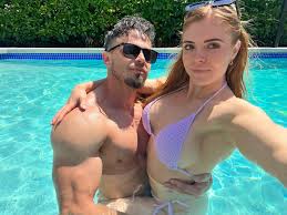 Hot Couple On Show VIP - Fleshbot