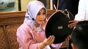 Terimakasih telah menjadi kartini di hidupku. Iwkcsqzwfp6a8m