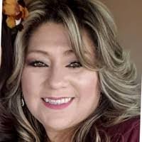 Elisa Gamez's Instagram, Twitter & Facebook