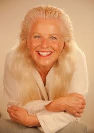 Cine Este Brandon Bays