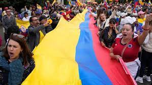 La oposición marcha en Colombia contra las reformas sociales de Gustavo Petro | Radio Sudestada - Noticias de Balcarce y la región