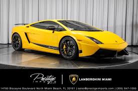 Compare the bugatti chiron, ferrari laferrari, and lamborghini veneno side by side to see differences in performance, pricing, features and more 2018 Lamborghini Aventador Vs Bugatti Chiron
