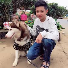 Anh theo đuổi dòng nhạc pop và hoạt động chủ yếu ở khu vực miền tây nam bộ. Ä'am CÆ°á»›i Vua Miá»n Tay Va Vá»£ Yeu 17 NÄƒm 2 Con Trai Giáº¥u Kin Báº¥t Ngá» Co Máº·t