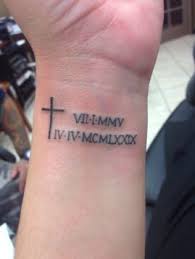Los tatuajes de números romanos son muy comunes dentro del mundillo del tatuaje. 60 Tatuajes De Numeros Romanos Ideas Disenos Y Significados