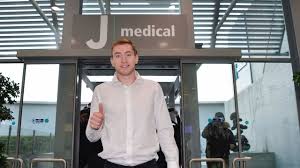 Jag tackar mina lag, alla mina tränare som jag haft, min familj. Kulusevski Medical Visit Juventus