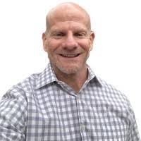 Kelly Sledge's Instagram, Twitter & Facebook