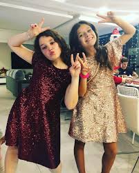 Karina ⬅(@karina_y_marina) en tiktok | 9.4m me gusta. 20 Ideas De Karina Y Marina Youtubers Famosos Fotos De Chicas Guapas Famosos