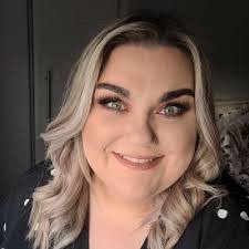 Nadine Rutledge's Instagram, Twitter & Facebook