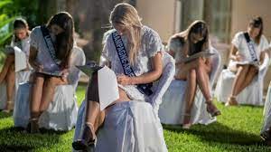 Qui n'a jamais rêvé secrètement de s'inscrire à l'élection de miss france ? Miss France 2019 Passez Le Test De Culture Generale Des Candidates Quiz Femme Actuelle